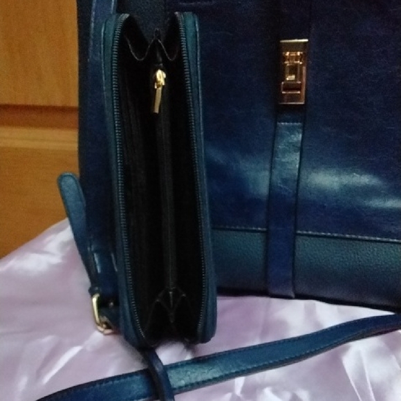 Mia K Collection Navy Blue Handbag and Wallet Set - Picture 3 of 13